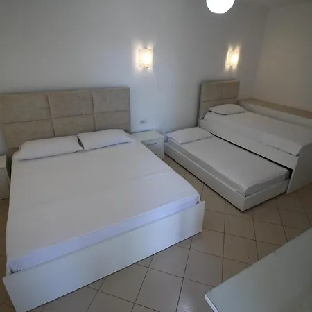 Ξενοδοχείο Ambra 3*