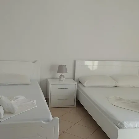 Ambra Εξαμίλιο